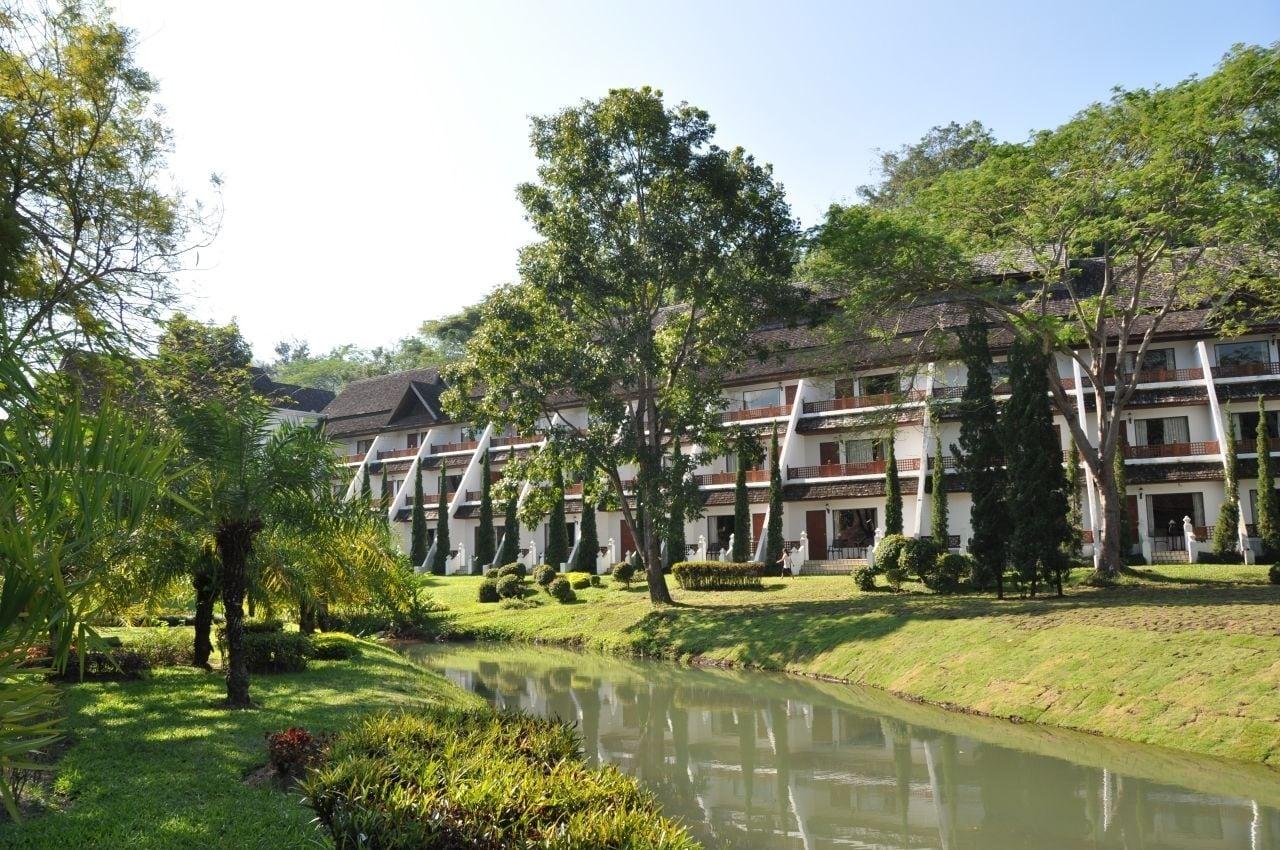 Suan Bua Hotel & Resort Ban Pong  Extérieur photo