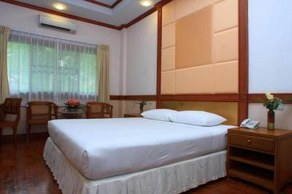 Suan Bua Hotel & Resort Ban Pong  Chambre photo