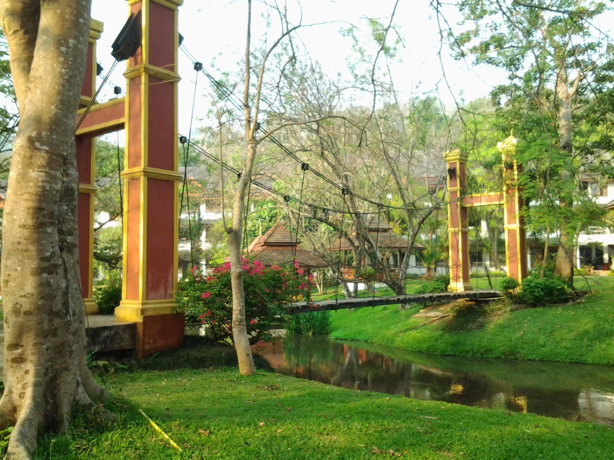 Suan Bua Hotel & Resort Ban Pong  Extérieur photo