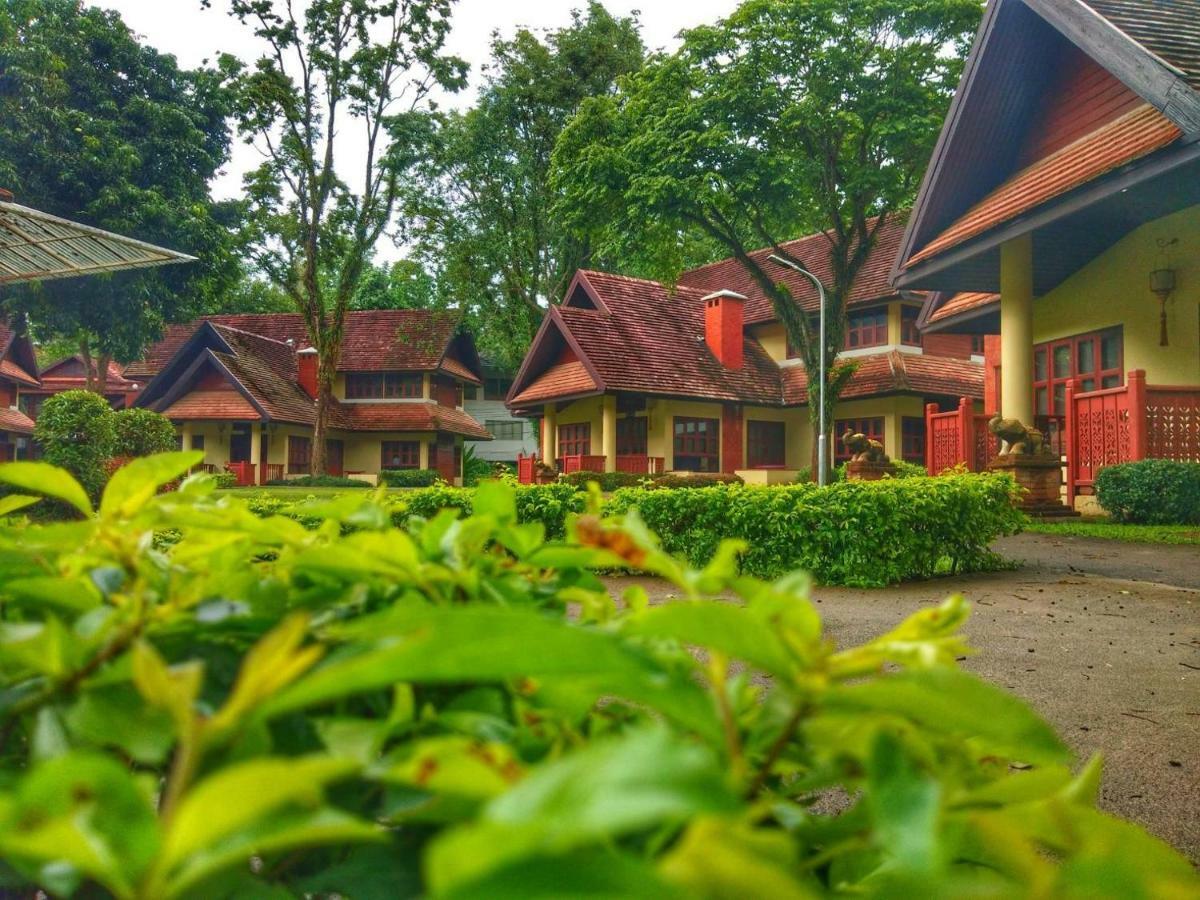 Suan Bua Hotel & Resort Ban Pong  Extérieur photo